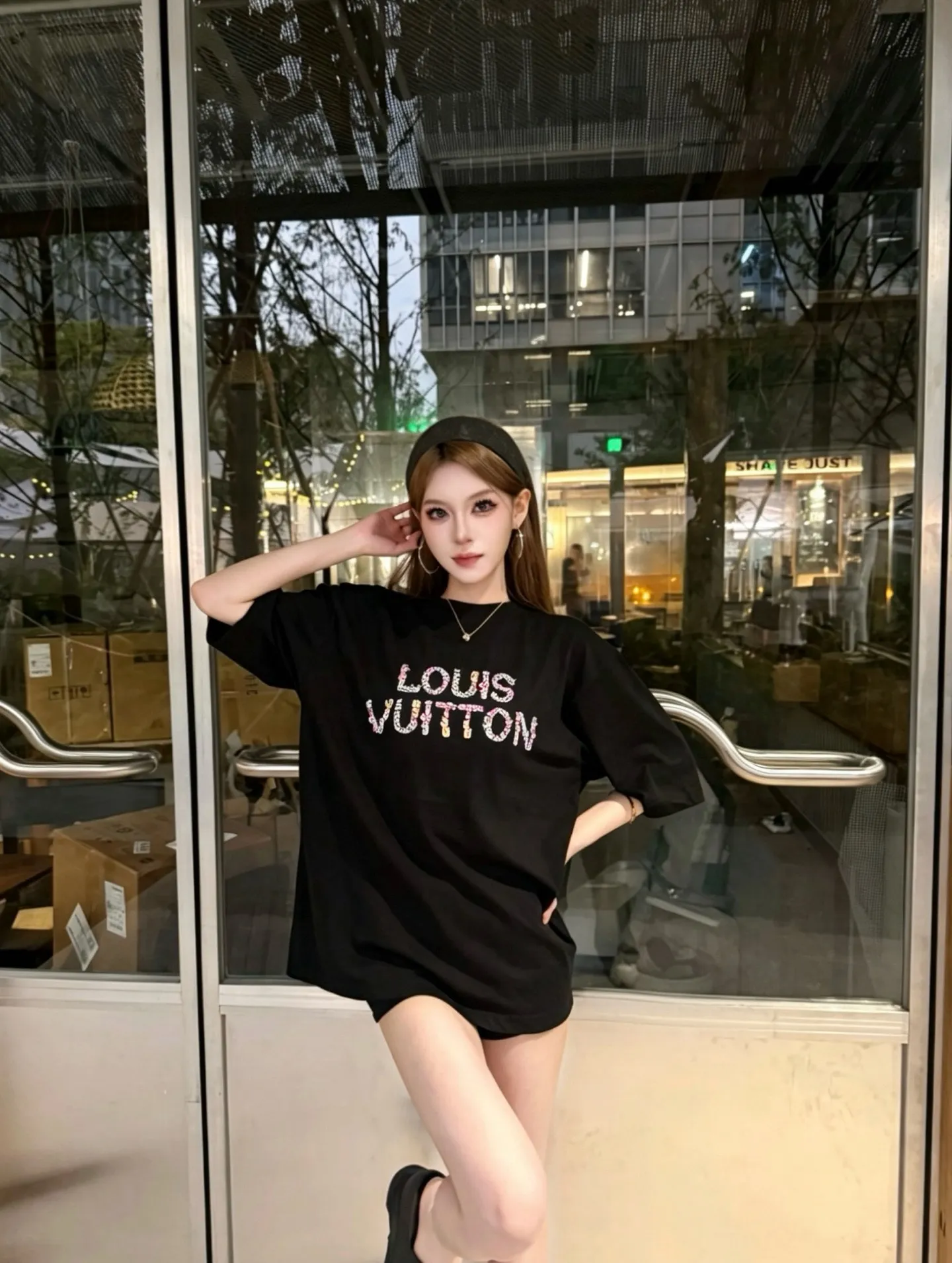 Louis Vuitton/ logo